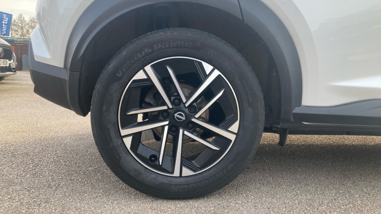 Nissan Juke 1.0 DiG-T N-Connecta 5dr Petrol Hatchback